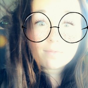 Meet your Posher, Desiree